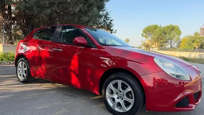 Usata 2011 Alfa Romeo Giulietta Tre volumi | 5500 € (Super prezzo)