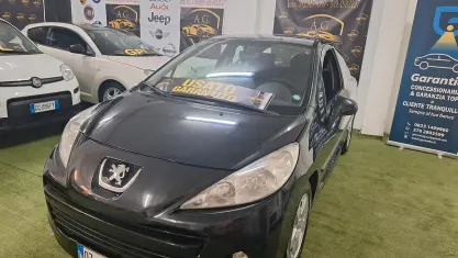 Usata Peugeot 207 68 CV (50 kW) 2009 Nero Berlina