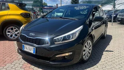 Begagnad Kia Ceed 110 HK (80 kW) 2017 Halvkombi