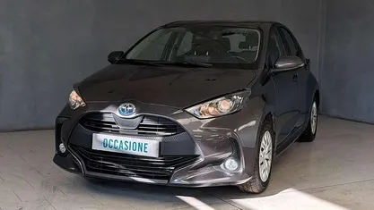 Occasion Toyota Yaris Hybrid Business Edition 92 ch (67 kW) 2022 Gris Berline