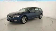 Aquamarine blue metallizzato Usata 2023 VW Passat Business Station wagon | 27.900 € (Super prezzo)