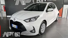 Bianco Usata 2023 Toyota Yaris Active Tre volumi | 14.800 € (Buon prezzo)