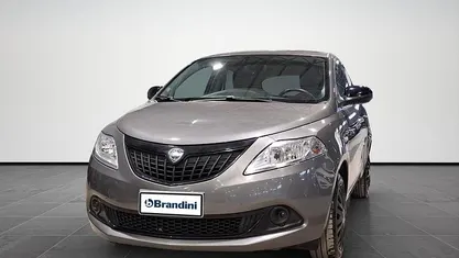 Usata Lancia Ypsilon Silver 70 CV (51 kW) 2023 Grigio Utilitaria