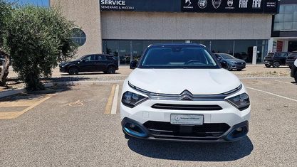 Usata Citroën e-C4 Shine 100 kW (136 CV) 2023 Bianco Berlina