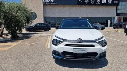Usata Citroën e-C4 Shine 100 kW (136 CV) 2023 Bianco Berlina