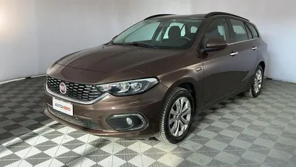 Usata Fiat Tipo Business 120 CV (88 kW) 2020 Marrone Station wagon