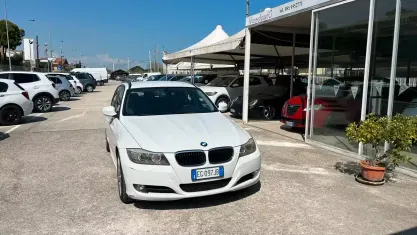 Usata BMW 318 143 CV (105 kW) 2011 Bianco Station wagon