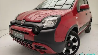 Usata Fiat Panda Cross Cross 70 CV (51 kW) 2024 Rosso Utilitaria