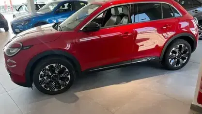 Usata Fiat 600 La Prima 110 CV (80 kW) 2025 Rosso SUV
