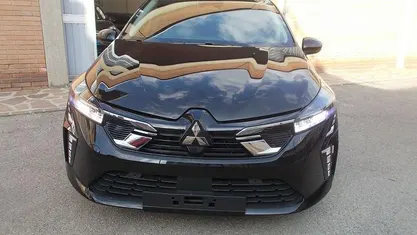 Nuova Mitsubishi Colt Invite 91 CV (66 kW) 2025 Nero Utilitaria