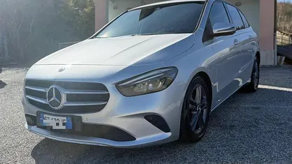 Usata Mercedes B180 Premium 115 CV (84 kW) 2019 Grigio Monovolume