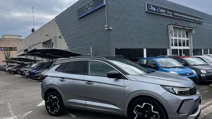 Begagnad Opel Grandland X GS Line 131 HK (96 kW) 2024 Grå SUV