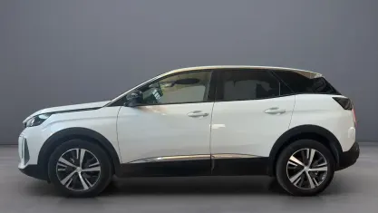 Usata Peugeot 3008 Allure 131 CV (96 kW) 2023 Bianco madreperla SUV