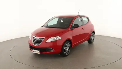 Usata Lancia Ypsilon Gold 70 CV (51 kW) 2015 Rosso Utilitaria