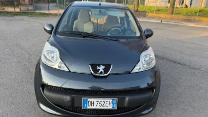 Usata Peugeot 107 68 CV (50 kW) 2007 Nero Utilitaria