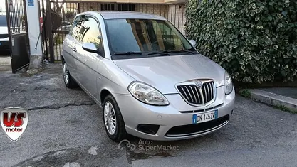 Usata Lancia Ypsilon 75 CV (55 kW) 2008 Argento Utilitaria