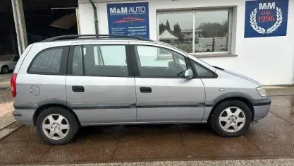 Usata Opel Zafira Elegance 101 CV (74 kW) 2002 Argento Monovolume