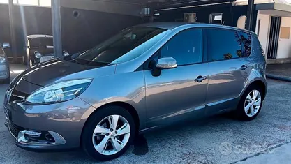 Gray Usata 2014 Renault Scénic III XMOD Monovolume | 8900 € (Molto cara)