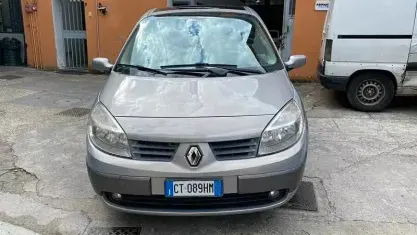 Usata Renault Scénic 120 CV (88 kW) 2005 Grigio Monovolume