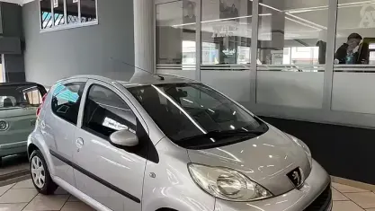 Begagnad Peugeot 107 68 HK (50 kW) 2010 Grå Halvkombi