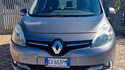 Usata Renault Scénic III XMOD 110 CV (80 kW) 2013 Grigio Monovolume