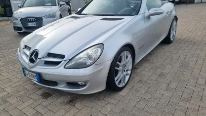 Usata Mercedes SLK200 163 CV (119 kW) 2007 Grigio Cabrio