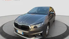 Grigio graphite metallizzato Usata 2024 Skoda Fabia Selection Tre volumi | 16.900 € (Buon prezzo)