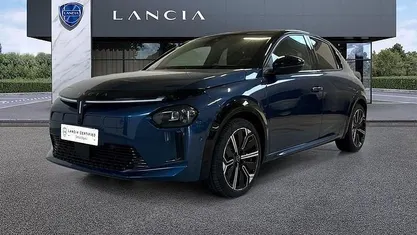 Usata Lancia Ypsilon 114 kW (156 CV) 2024 Blu Utilitaria