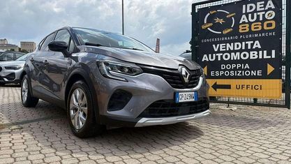 Usata Renault Captur Intens 140 CV (102 kW) 2022 Grigio SUV