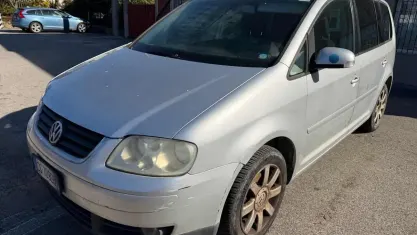 Usata VW Touran Highline 140 CV (102 kW) 2004 Grigio Monovolume