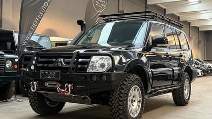 Usata Mitsubishi Pajero Instyle 250 CV (183 kW) 2010 Nero metallizzato SUV
