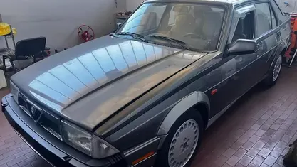 Usata Alfa Romeo 75 155 CV (114 kW) 1989 Giallo Berlina