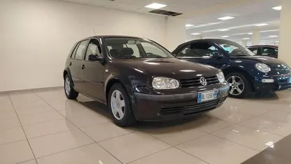 Usata 2000 VW Golf IV | 4800 € (Molto cara)