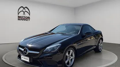 Usata Mercedes SLC250 204 CV (150 kW) 2017 Nero Cabrio