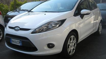 Usata Ford Fiesta 70 CV (51 kW) 2009 Bianco Utilitaria