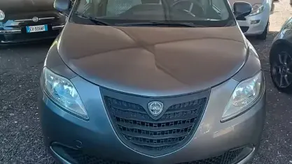 Usata Lancia Ypsilon Gold 95 CV (69 kW) 2014 Grigio Utilitaria