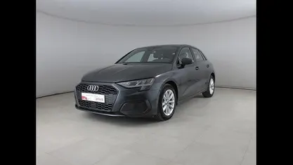 Grigio manhattan metallizzato Usata 2022 Audi A3 Business Tre volumi | 25.500 € (Buon prezzo)