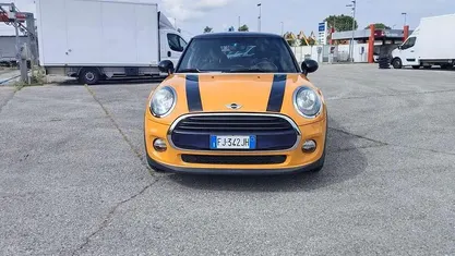 Arancione Usata 2017 Mini Cooper D Due volumi | 13.000 € (Buon prezzo)