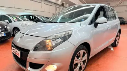 Usata Renault Scénic Dynamique 110 CV (80 kW) 2011 Grigio Monovolume