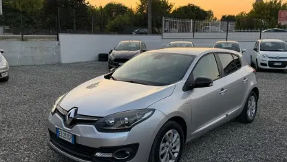 Usata Renault Mégane III LIMITED 110 CV (80 kW) 2015 Grigio Berlina