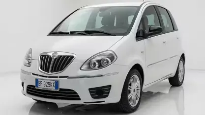 Usata Lancia Musa Gold 95 CV (69 kW) 2012 Bianco Monovolume