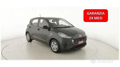 Usata Hyundai i10 Advanced 67 CV (49 kW) 2022 Grigio metallizzato Utilitaria