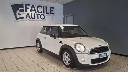 Usata Mini Cooper D Hype 75 CV (55 kW) 2014 Utilitaria