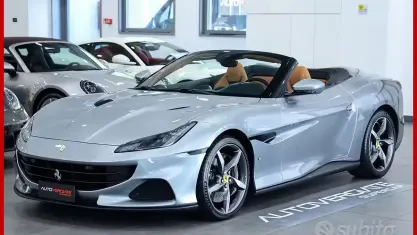 Usata Ferrari Portofino 620 CV (456 kW) 2022 Grigio titanio Cabrio