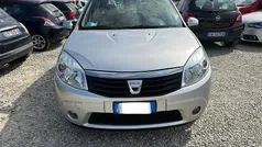 Usata 2010 Dacia Sandero Lauréate Due volumi | 3500 € (Buon prezzo)
