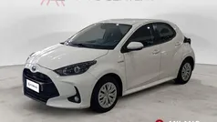 Bianco Usata 2020 Toyota Yaris Hybrid Business Edition Tre volumi | 15.900 € (Buon prezzo)