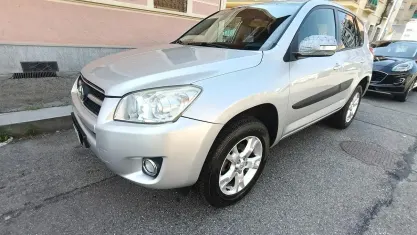 Usata Toyota RAV4 Luxury 150 CV (110 kW) 2009 Argento SUV