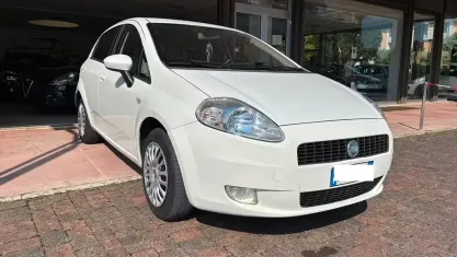 Usata Fiat Grande Punto 65 CV (47 kW) 2006 Bianco Utilitaria