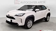 Bianco pastello Usata 2022 Toyota Yaris Hybrid Active SUV | 24.200 € (Buon prezzo)