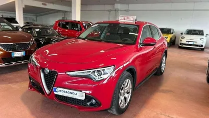 Usata 2021 Alfa Romeo Stelvio Business SUV | 27.900 € (Buon prezzo)